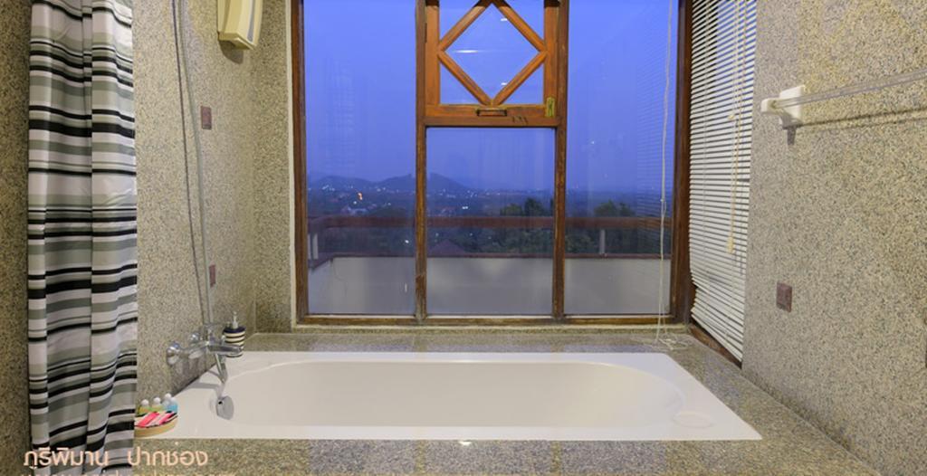 Phuripimarn Penthouse Pak Chong Екстериор снимка