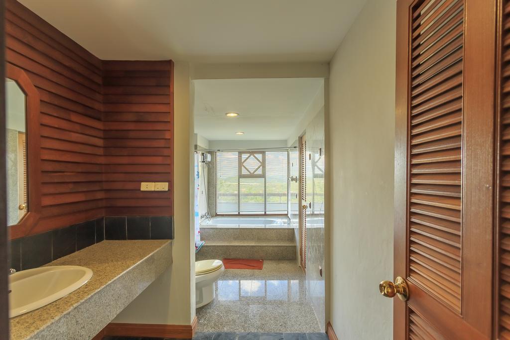 Phuripimarn Penthouse Pak Chong Екстериор снимка